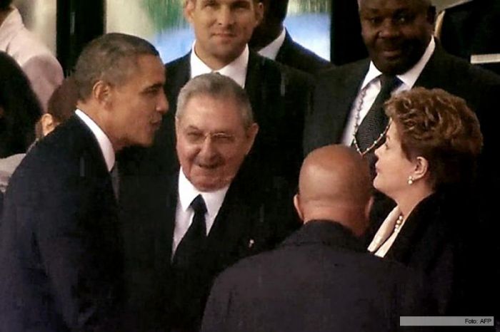 Mandela lo hizo: Obama y Castro juntos