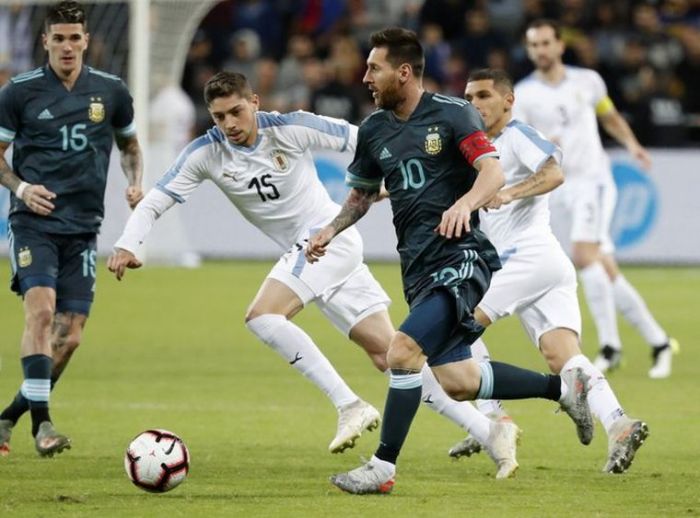 Argentina logró empatar 2 a 2 con Uruguay gracias a un gol de Messi