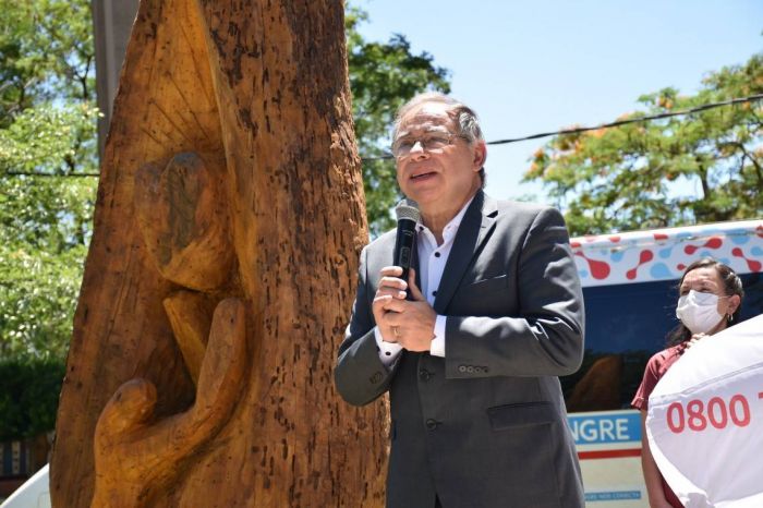En el Día Nacional del Donante de Sangre, Tassano inauguró una escultura en la Costanera Sur