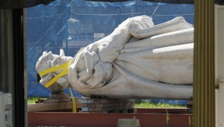 Polémica porteña: el Monumento a Colón muestra preocupantes signos de deterioro