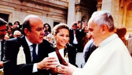 Canteros entregó al Papa invitación del gobernador