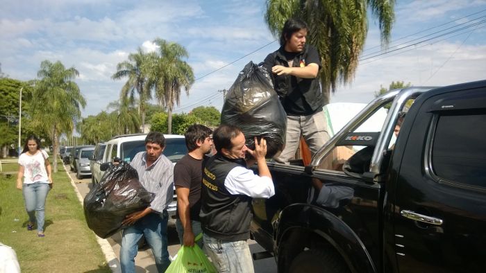 Jóvenes de Proyecto Corrientes asistieron a evacuados de San Luis del Palmar