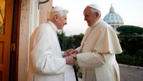 Benedicto XVI concelebrará la canonización de Juan XXIII y Juan Pablo II
