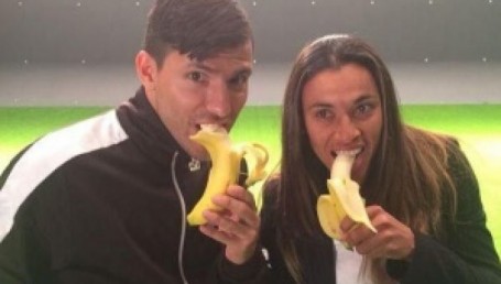 Echaron de por vida al hincha del Villarreal que tiró la banana a Alves