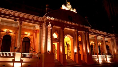 Noche de los Museos: se iluminará Casa de Gobierno 
