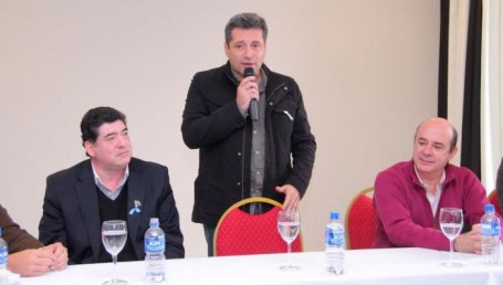 Canteros con Víctor Santamaría en Corrientes: apoyo a entidades deportivas