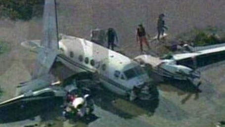 Cayó un avión en el Río de la Plata: hay cinco muertos