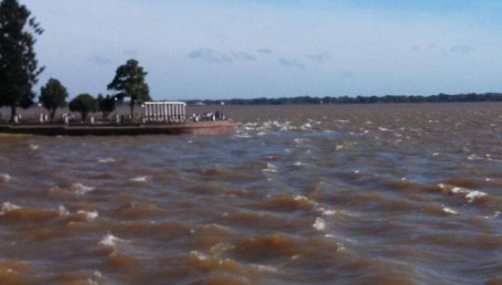 El agua baja en Ituzaingó: dato alentador para capital