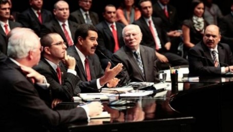 Ministro venezolano despedido: "Maduro no transmite liderazgo y genera vacío de poder"