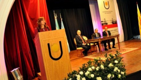 Delfina Veiravé asumió como rectora de la UNNE
