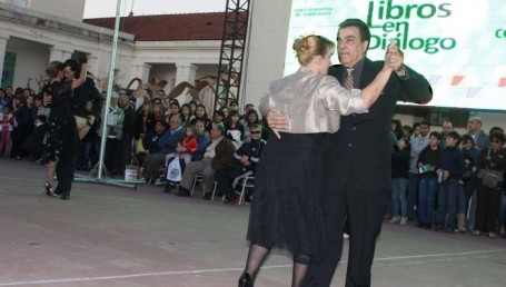 Con tango y homenajes cerró la Feria del Libro 