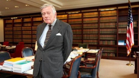 El juez Thomas Griesa declaró en "desacato" a la Argentina