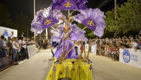 Miles de personas disfrutaron de la fiesta popular carnavalera