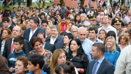 Ríos y Pereyra acompañaron la conmemoración de la Cruz de los Milagros 