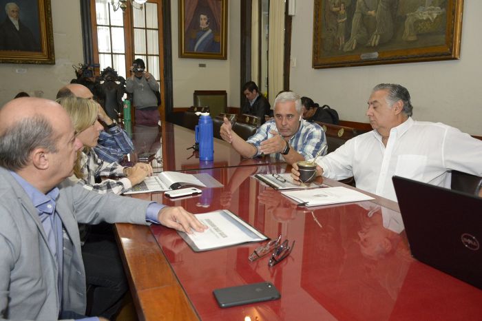 Ríos anunció en la Legislatura la remodelación de plaza 25 de Mayo