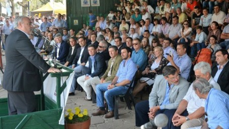 Colombi anunció un nuevo Parque Industrial en Curuzú