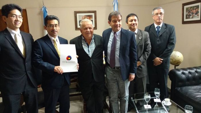 Dos Santos recibió a representantes de la Embajada de Japón