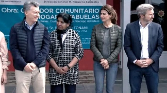 Macri inauguró un comedor con Margarita Barrientos