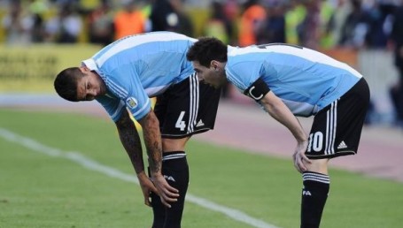 Argentina juega a todo o nada ante Ecuador