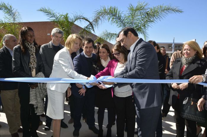 Valdés inauguró un espacio para que los docentes continúen innovando