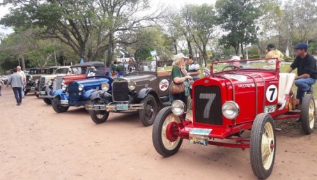 Este viernes 29 se presenta la exposición de autos históricos “Mes de Corrientes”