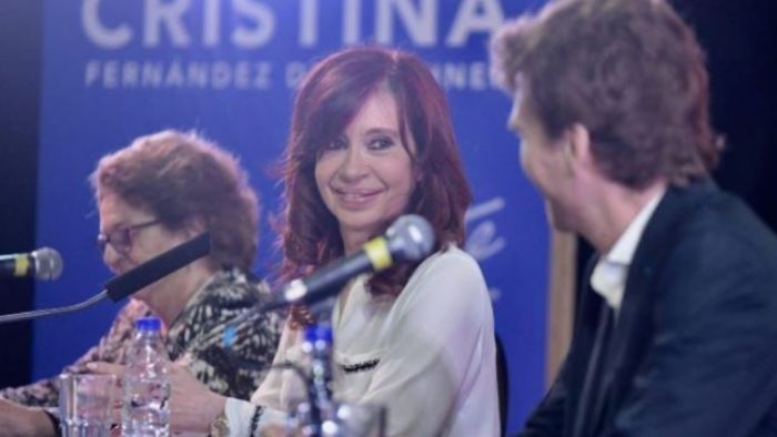 Cristina Kirchner presentó su libro en clave de campaña